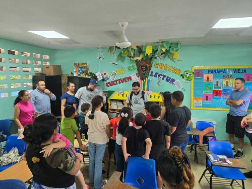 Gift of Chess in las Mañanitas School